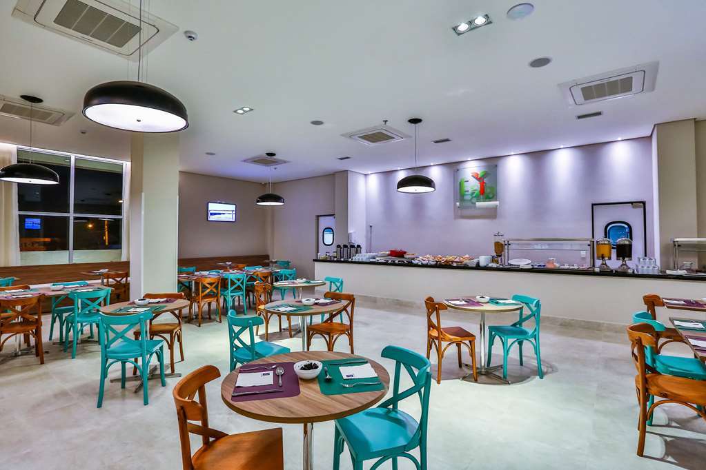 Summit Suites Hotel ปินดามอญญานกาบา ร้านอาหาร รูปภาพ
