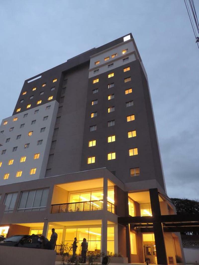 Summit Suites Hotel ปินดามอญญานกาบา ภายนอก รูปภาพ