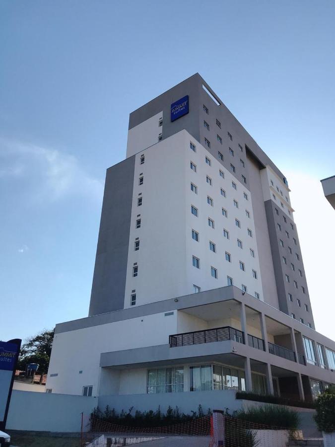 Summit Suites Hotel ปินดามอญญานกาบา ภายนอก รูปภาพ